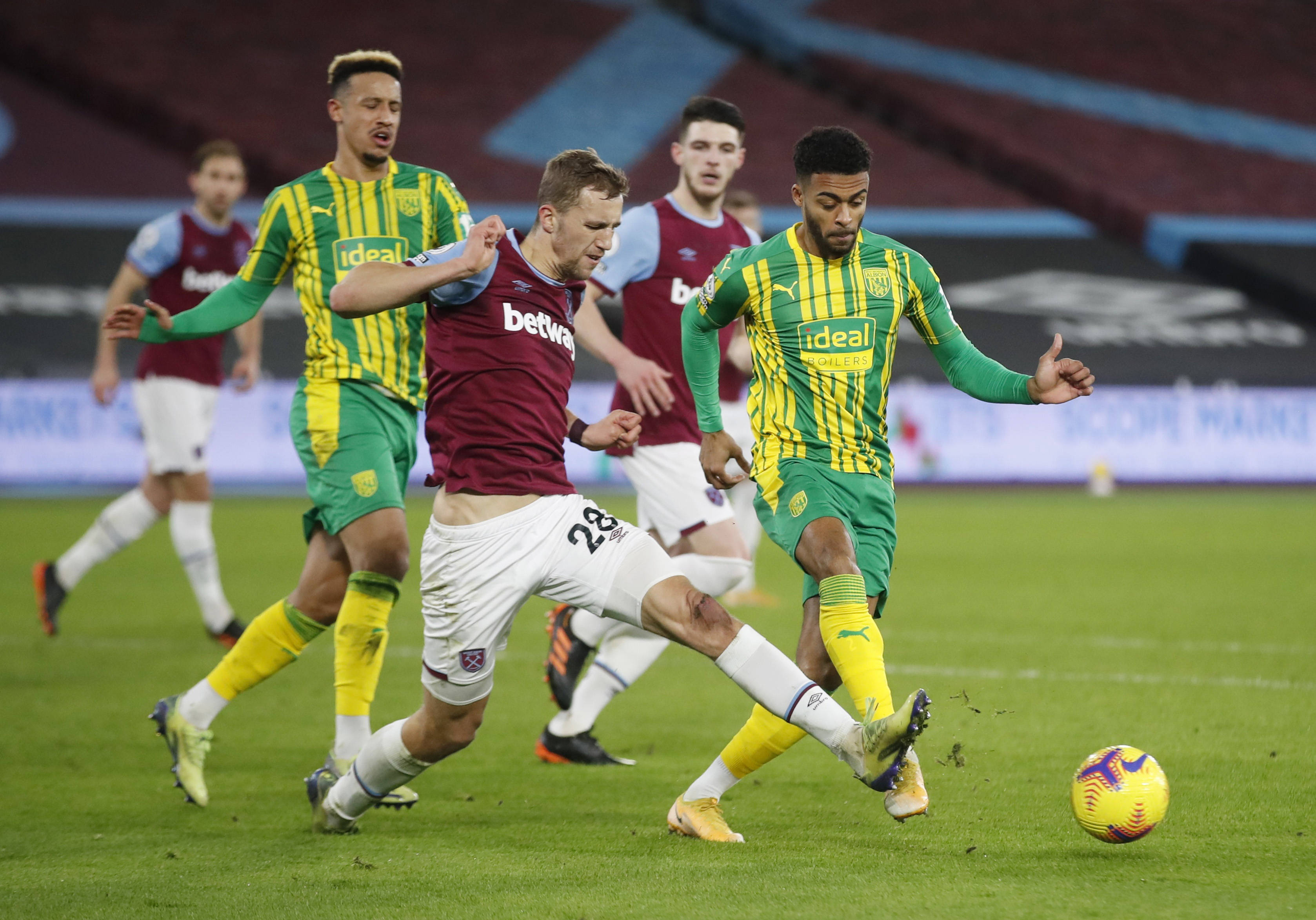 两队在关键 两队在关键